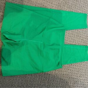 Beach Riot Green Leggings Vibrant and Structured